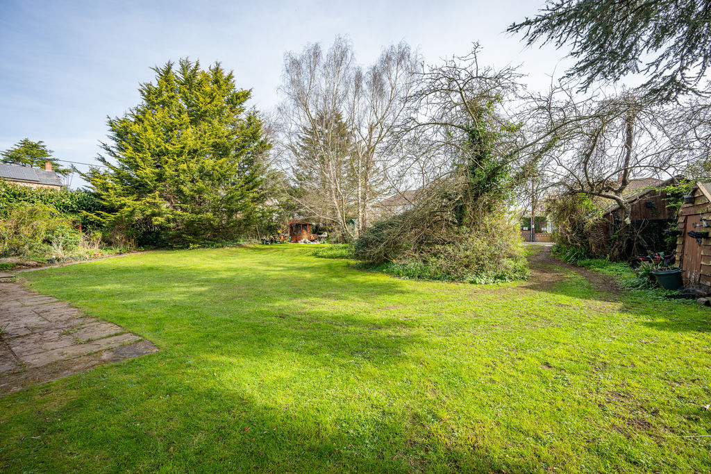 Driveway, Shed and Garden- click for photo gallery
